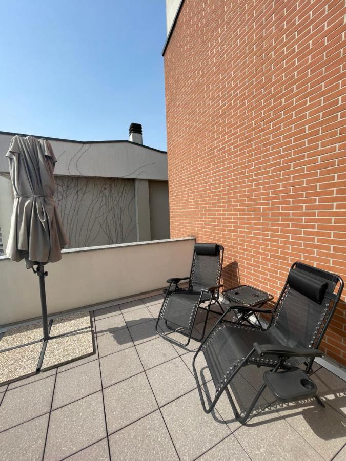 Elegant Apartment In Milan With Panoramic Terrace Exterior photo